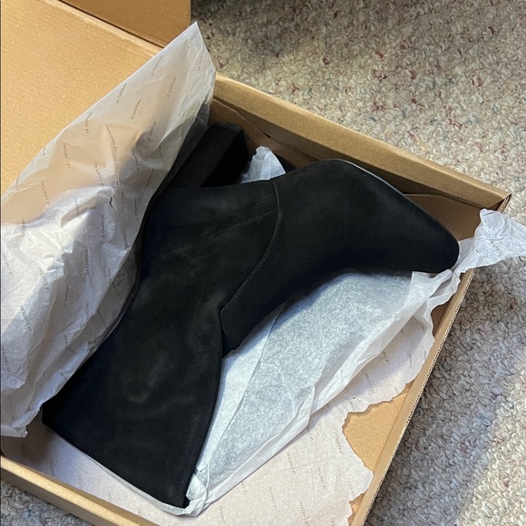 Le Chateau Women's Over the Knee Black Boots - Picture 4 of 5